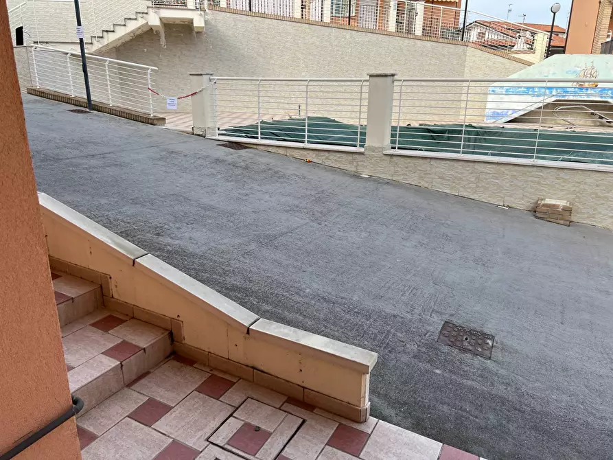 Immagine 8 di Locale commerciale in vendita  in VIA VASCELLO 9 a Tortoreto