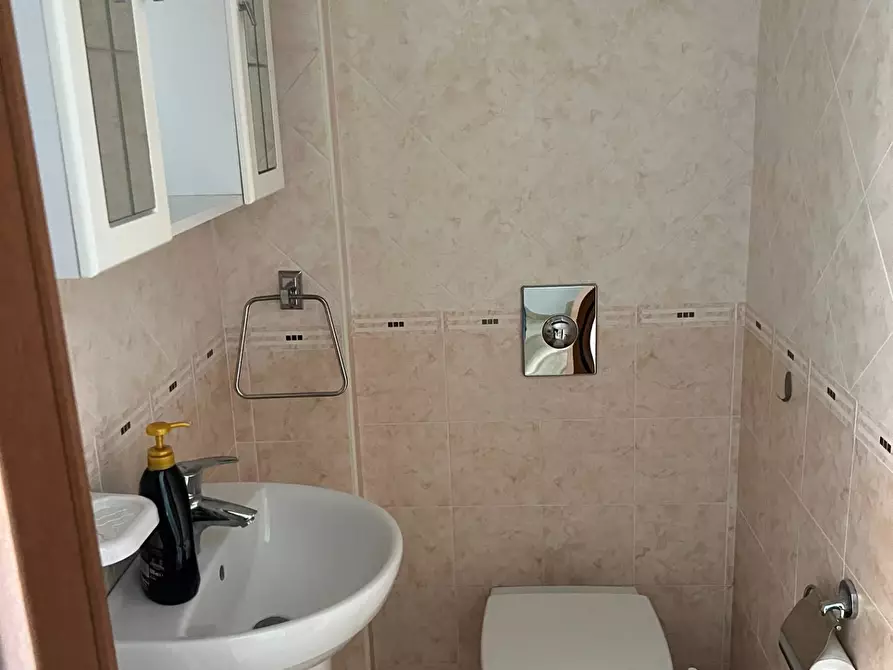 Immagine 12 di Locale commerciale in vendita  in VIA VASCELLO 9 a Tortoreto