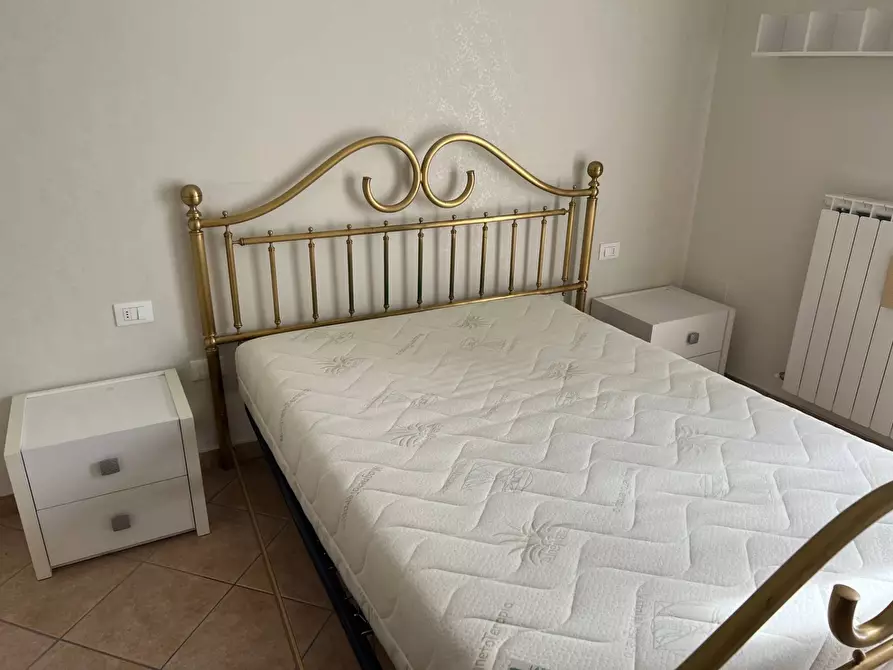 Immagine 46 di Locale commerciale in vendita  in VIA VASCELLO 9 a Tortoreto