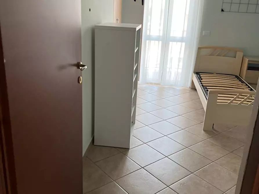 Immagine 51 di Locale commerciale in vendita  in VIA VASCELLO 9 a Tortoreto