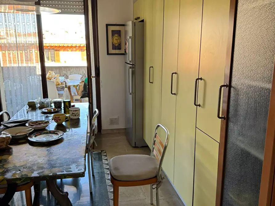 Immagine 8 di Locale commerciale in affitto  in Piazza Del Popolo 4 a Alba Adriatica