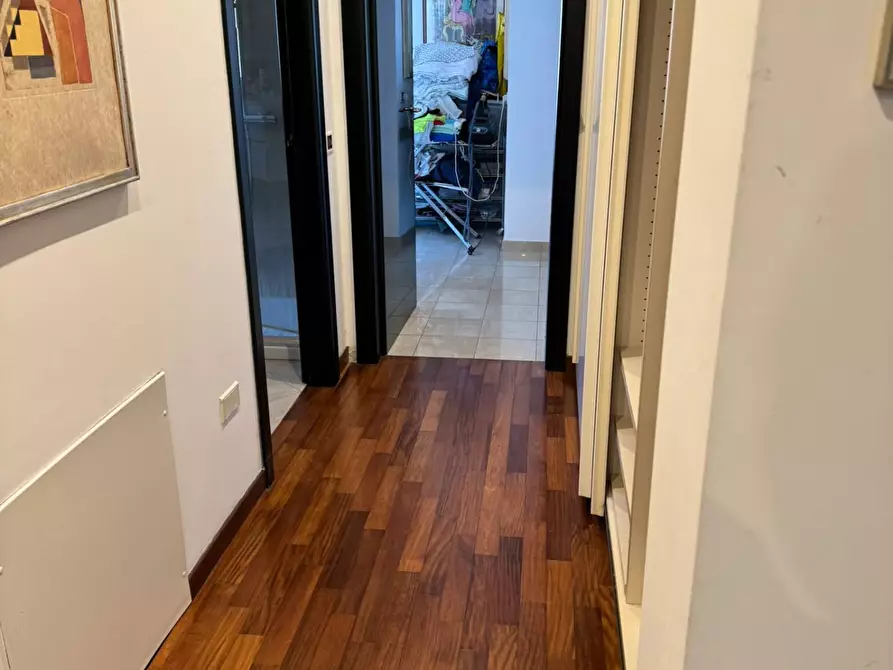 Immagine 10 di Locale commerciale in affitto  in Piazza Del Popolo 4 a Alba Adriatica