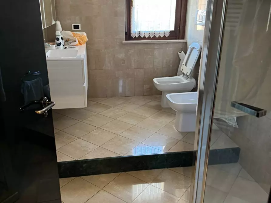 Immagine 12 di Locale commerciale in affitto  in Piazza Del Popolo 4 a Alba Adriatica