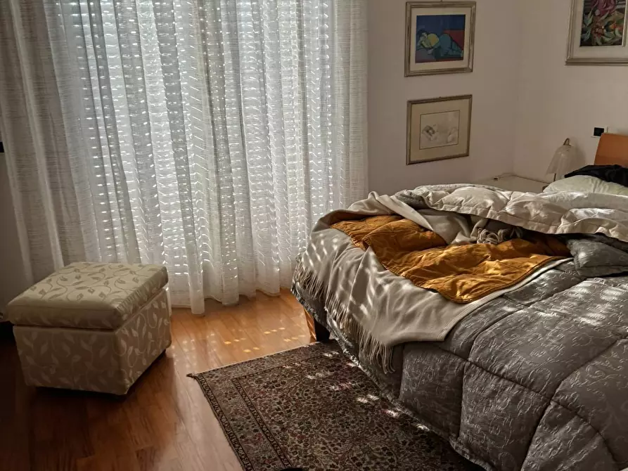 Immagine 21 di Locale commerciale in affitto  in Piazza Del Popolo 4 a Alba Adriatica