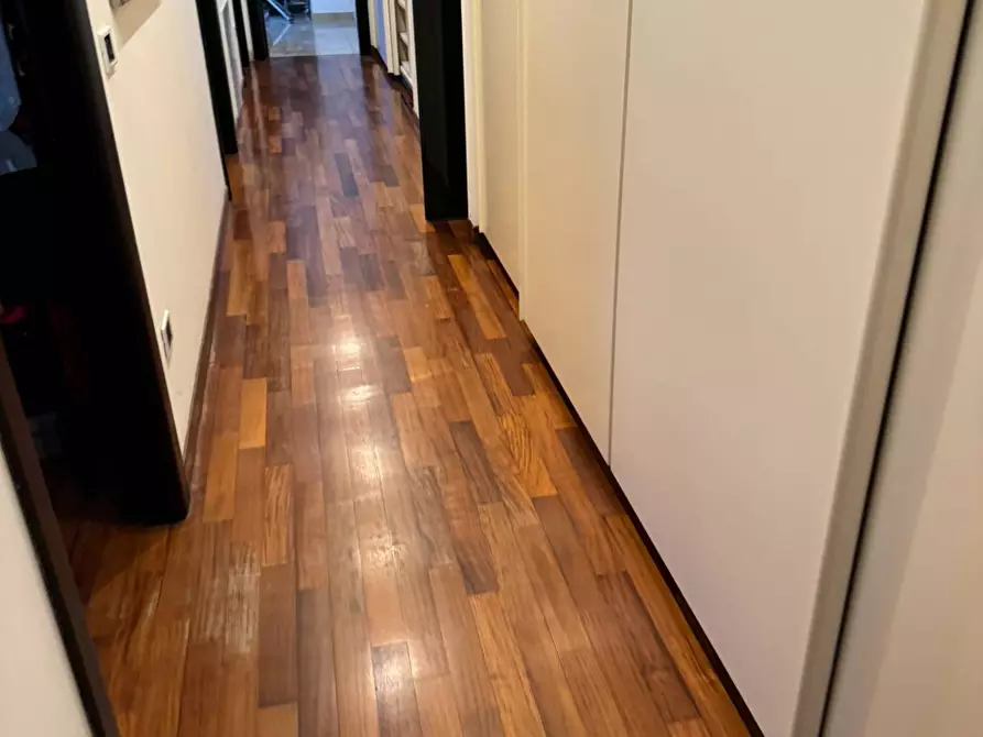 Immagine 22 di Locale commerciale in affitto  in Piazza Del Popolo 4 a Alba Adriatica