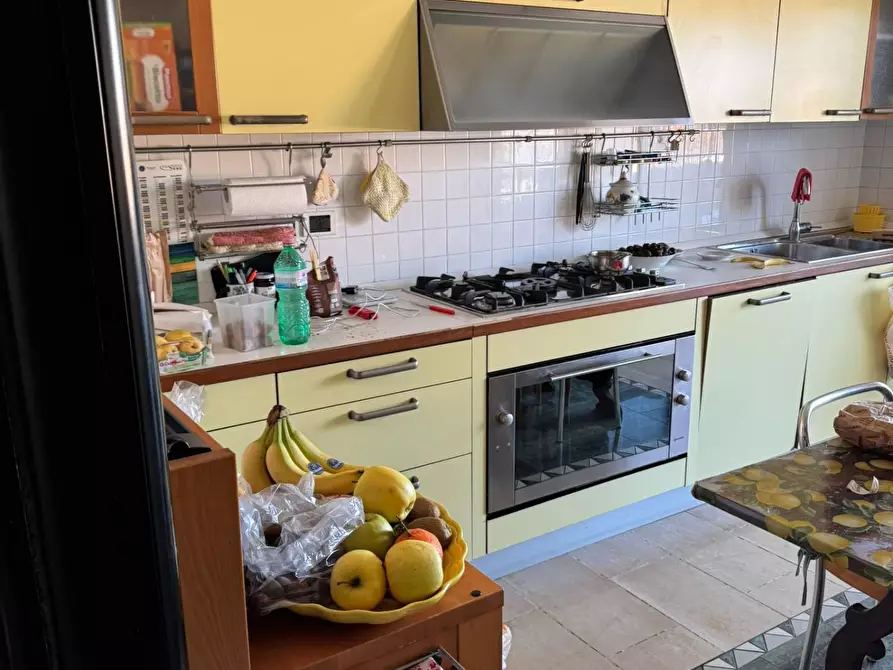 Immagine 43 di Locale commerciale in affitto  in Piazza Del Popolo 4 a Alba Adriatica