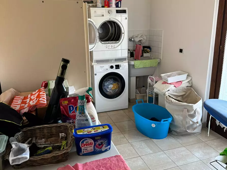 Immagine 49 di Locale commerciale in affitto  in Piazza Del Popolo 4 a Alba Adriatica