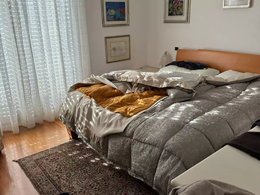 Immagine 56 di Locale commerciale in affitto  in Piazza Del Popolo 4 a Alba Adriatica