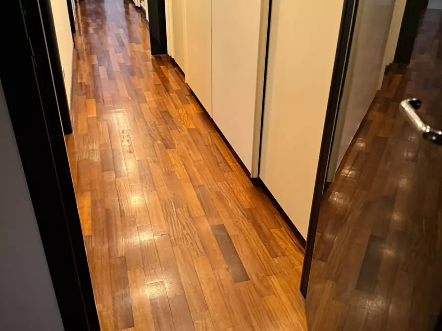 Immagine 57 di Locale commerciale in affitto  in Piazza Del Popolo 4 a Alba Adriatica