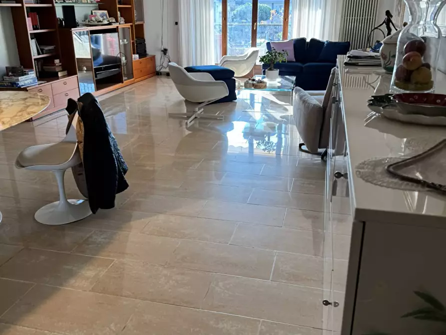 Immagine 60 di Locale commerciale in affitto  in Piazza Del Popolo 4 a Alba Adriatica