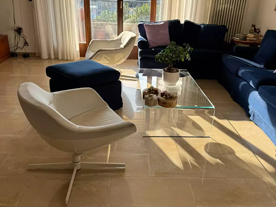 Immagine 61 di Locale commerciale in affitto  in Piazza Del Popolo 4 a Alba Adriatica