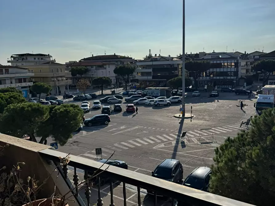 Immagine 64 di Locale commerciale in affitto  in Piazza Del Popolo 4 a Alba Adriatica