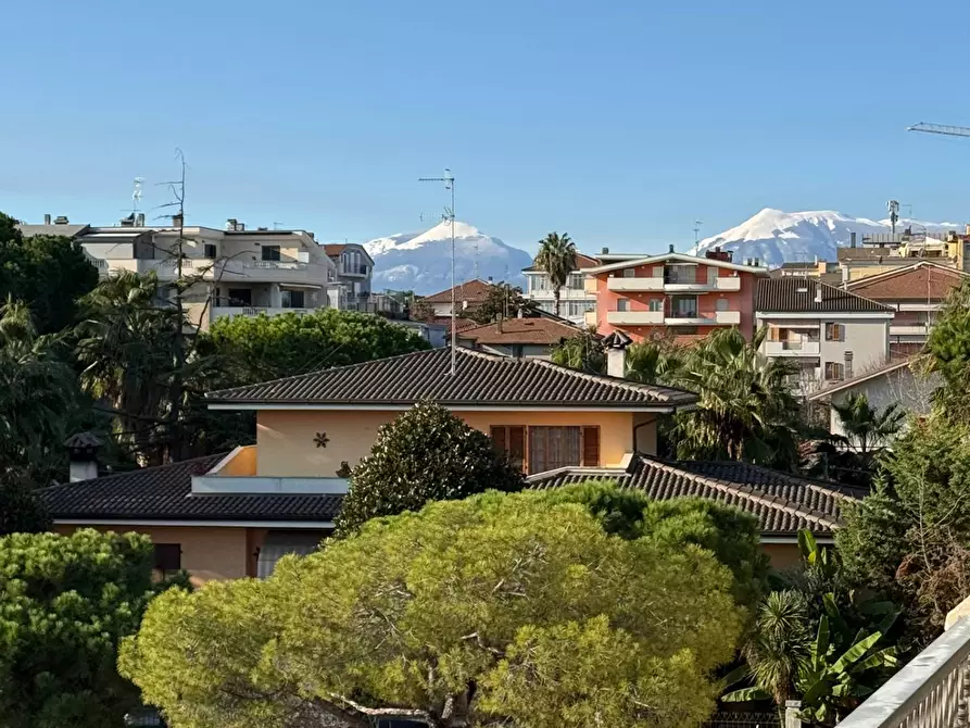 Immagine 66 di Locale commerciale in affitto  in Piazza Del Popolo 4 a Alba Adriatica