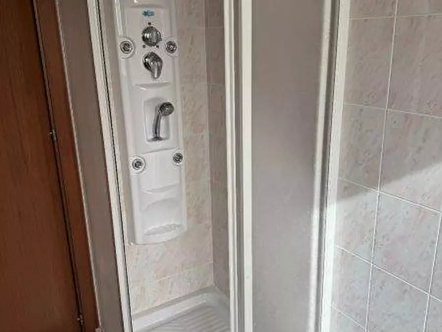 Immagine 13 di Attico in vendita  in via Giolitti a Tortoreto