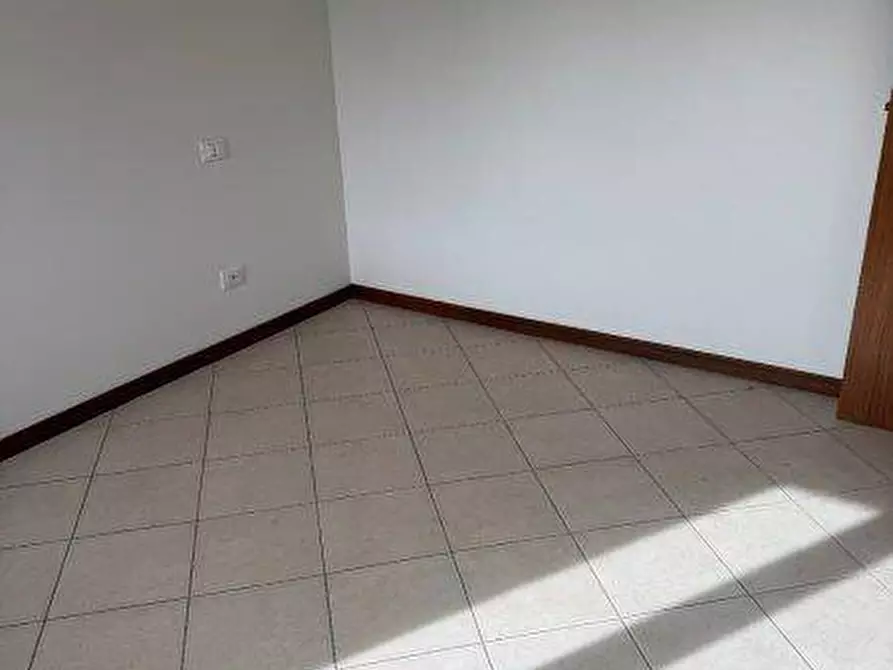 Immagine 15 di Attico in vendita  in via Giolitti a Tortoreto