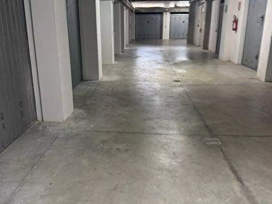 Immagine 38 di Attico in vendita  in via Giolitti a Tortoreto