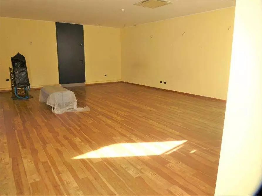 Immagine 3 di Locale commerciale in affitto  in via acerbo a Giulianova