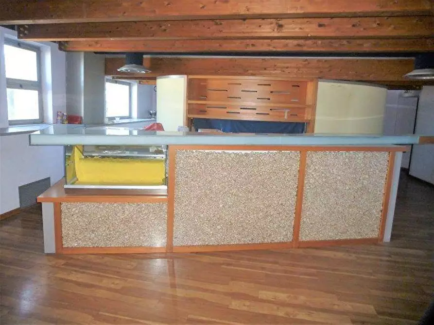 Immagine 7 di Locale commerciale in affitto  in via acerbo a Giulianova