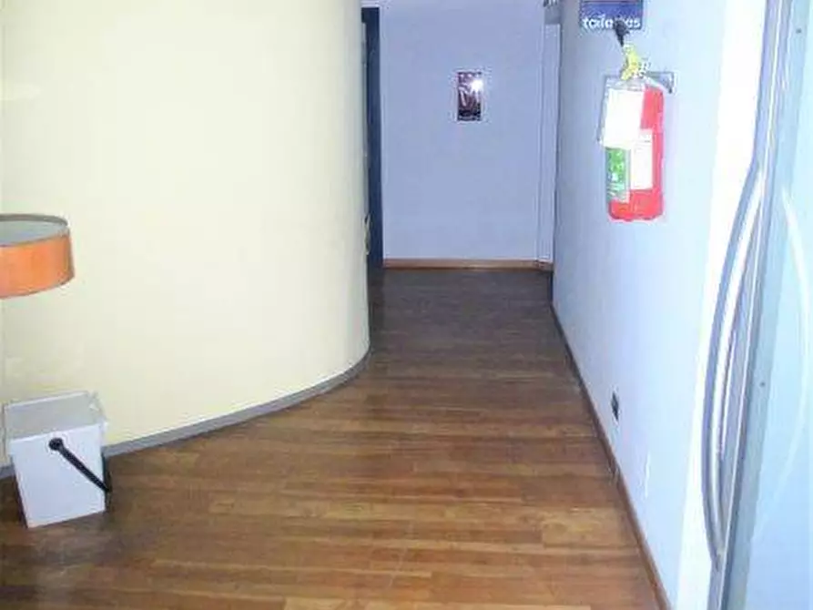 Immagine 9 di Locale commerciale in affitto  in via acerbo a Giulianova