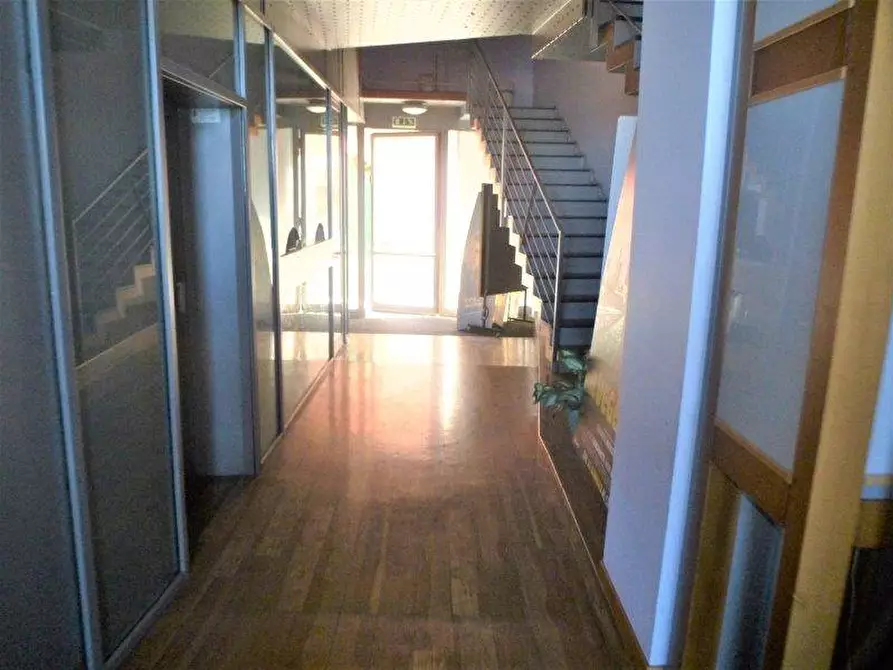 Immagine 21 di Locale commerciale in affitto  in via acerbo a Giulianova