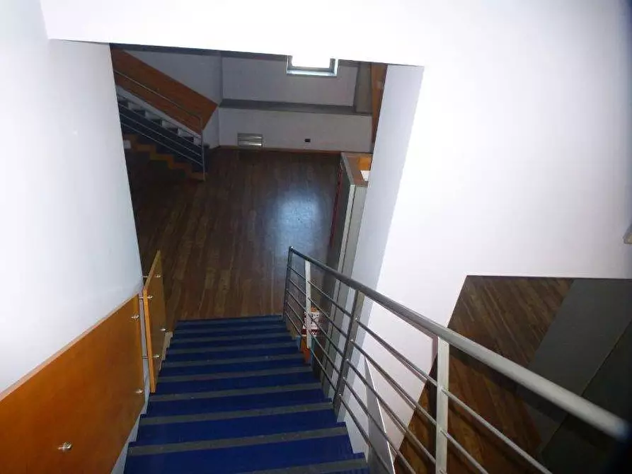 Immagine 26 di Locale commerciale in affitto  in via acerbo a Giulianova