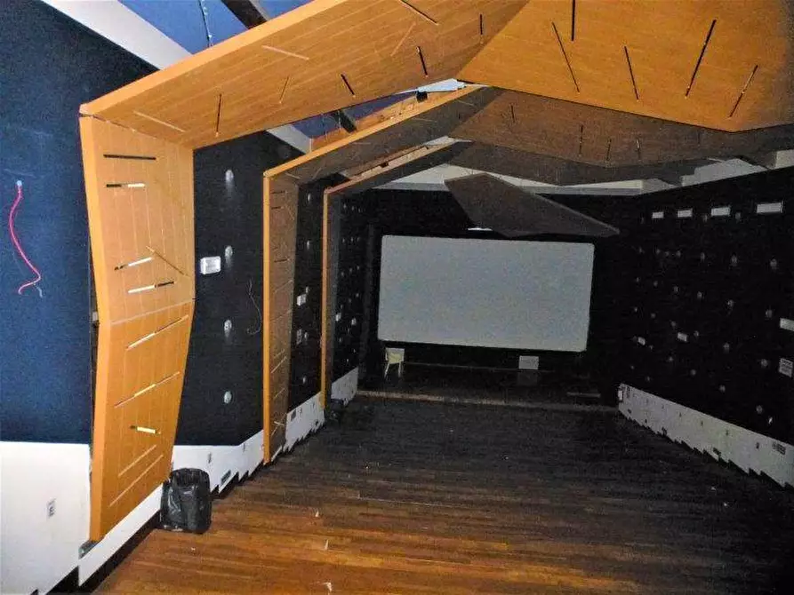 Immagine 36 di Locale commerciale in affitto  in via acerbo a Giulianova