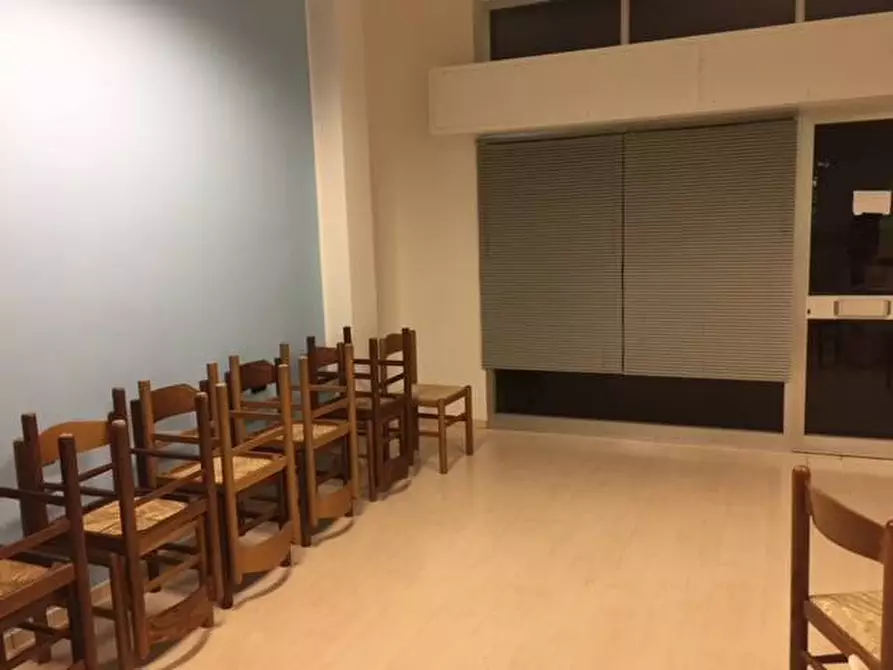 Immagine 5 di Locale commerciale in vendita  in Via Archimede 58 a Tortoreto