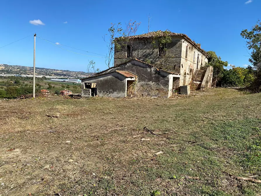 Immagine 10 di Casa indipendente in vendita  in via piane tronto a Ancarano
