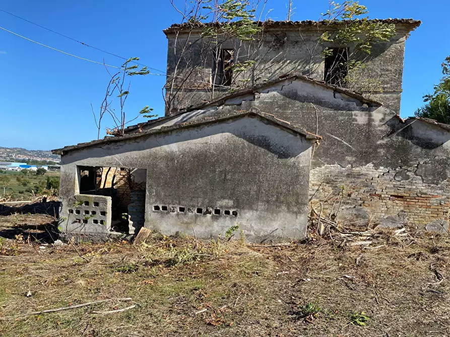Immagine 11 di Casa indipendente in vendita  in via piane tronto a Ancarano
