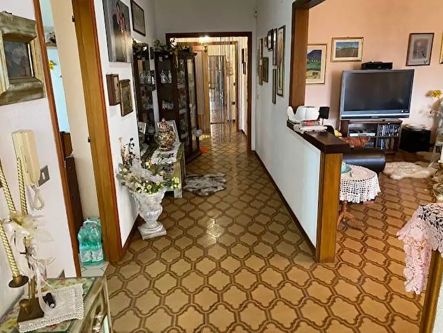 Immagine 3 di Appartamento in vendita  in via capo di fuori 196 a Sant'omero