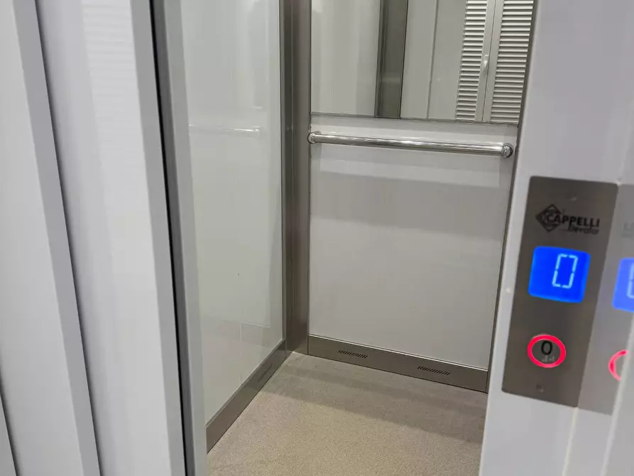 Immagine 5 di Appartamento in vendita  in via etruria 10 a Alba Adriatica