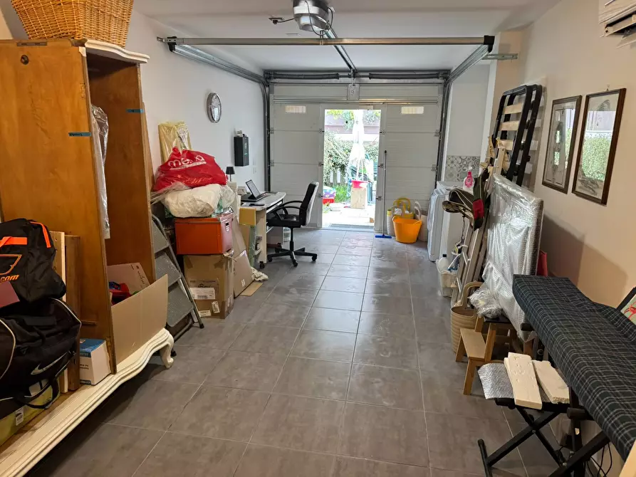 Immagine 13 di Appartamento in vendita  in via etruria 10 a Alba Adriatica