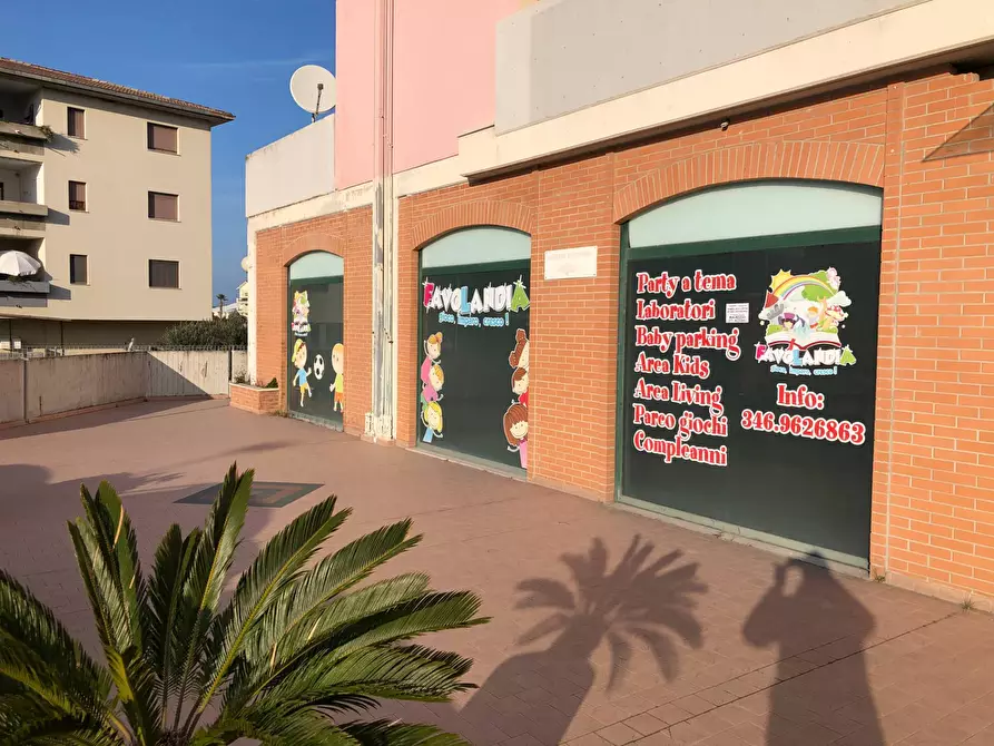 Immagine 2 di Locale commerciale in affitto  in via nazionale 197 a Tortoreto