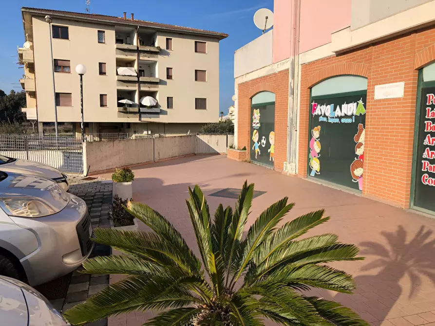 Immagine 1 di Locale commerciale in affitto  in via nazionale 197 a Tortoreto