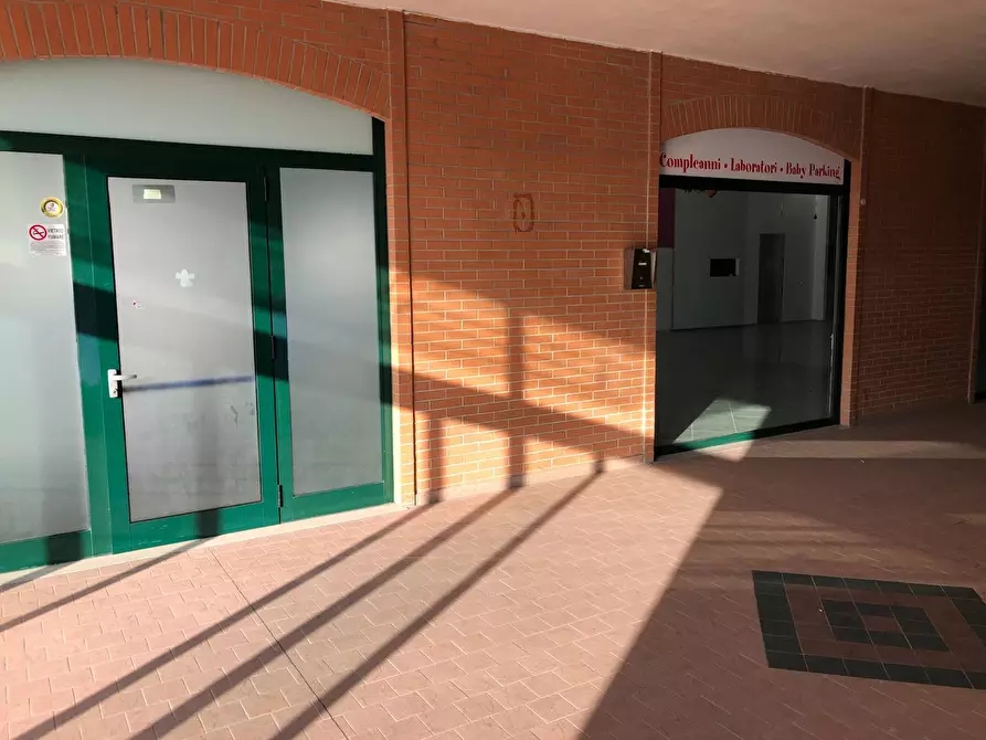 Immagine 5 di Locale commerciale in affitto  in via nazionale 197 a Tortoreto