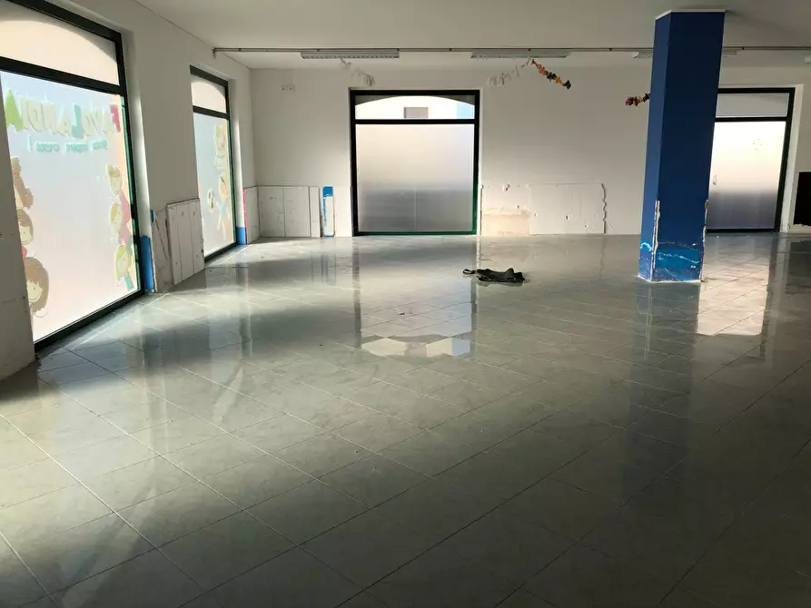 Immagine 7 di Locale commerciale in affitto  in via nazionale 197 a Tortoreto