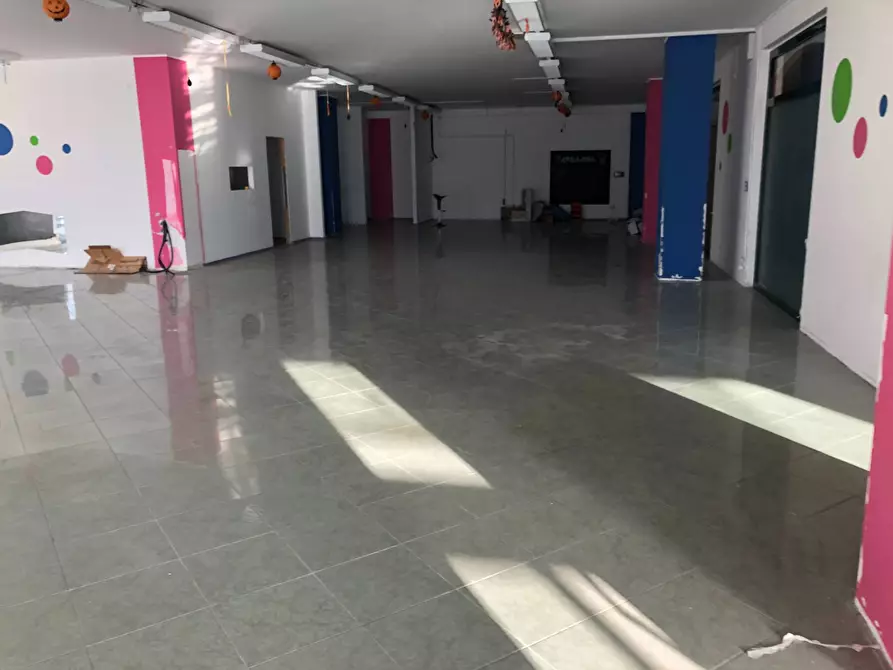 Immagine 9 di Locale commerciale in affitto  in via nazionale 197 a Tortoreto