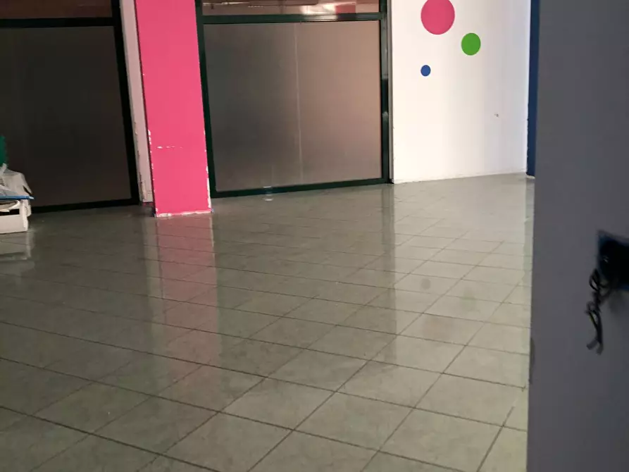 Immagine 20 di Locale commerciale in affitto  in via nazionale 197 a Tortoreto