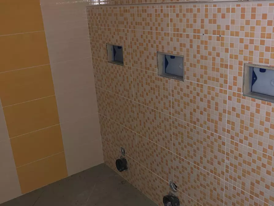 Immagine 25 di Locale commerciale in affitto  in via nazionale 197 a Tortoreto