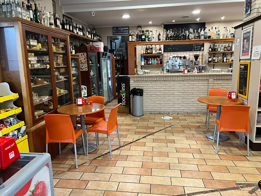 Immagine 5 di Attività commerciale in vendita  in VIA ROMA 472/474 a Martinsicuro