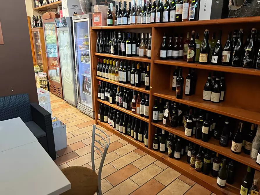 Immagine 14 di Attività commerciale in vendita  in VIA ROMA 472/474 a Martinsicuro