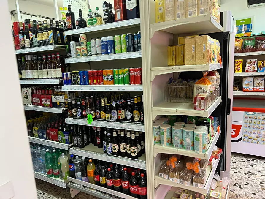 Immagine 6 di Locale commerciale in vendita  in VIA TRIESTE 37 a Alba Adriatica