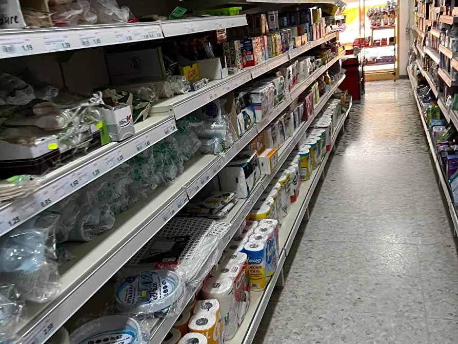 Immagine 10 di Locale commerciale in vendita  in VIA TRIESTE 37 a Alba Adriatica