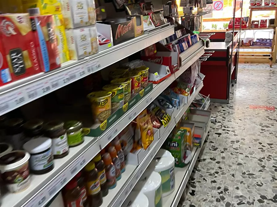 Immagine 12 di Locale commerciale in vendita  in VIA TRIESTE 37 a Alba Adriatica