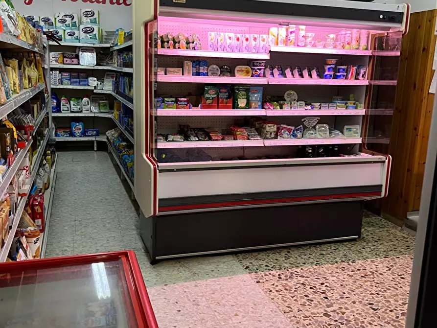 Immagine 21 di Locale commerciale in vendita  in VIA TRIESTE 37 a Alba Adriatica