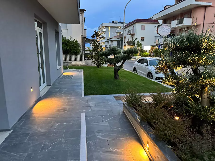 Immagine 6 di Locale commerciale in affitto  in via leonardo da vinci 45 a Tortoreto