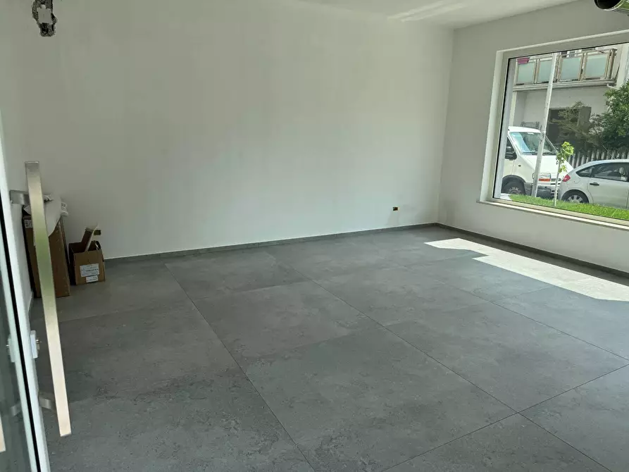 Immagine 15 di Locale commerciale in affitto  in via leonardo da vinci 45 a Tortoreto