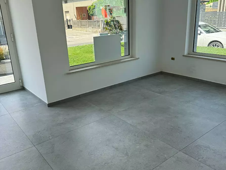 Immagine 24 di Locale commerciale in affitto  in via leonardo da vinci 45 a Tortoreto