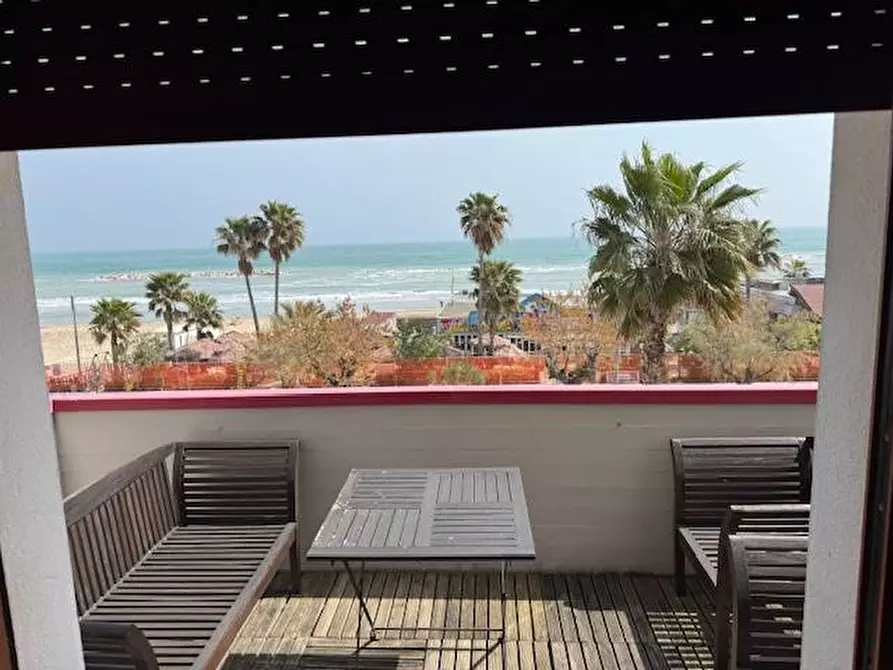 Immagine 1 di Appartamento in affitto  in lungomare marconi a Alba Adriatica
