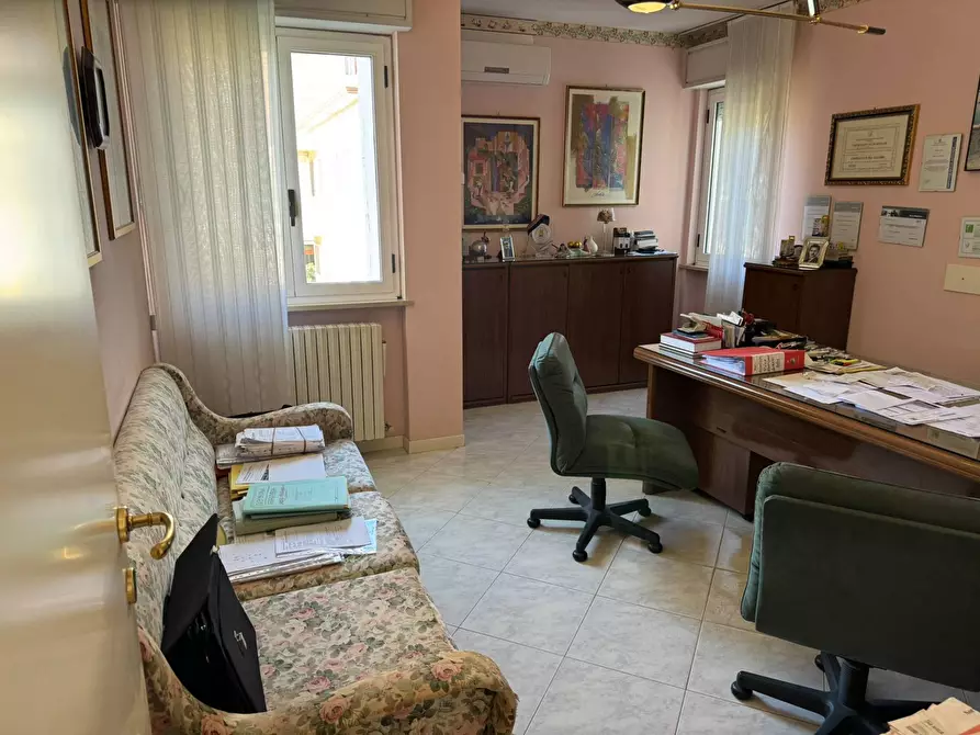 Immagine 10 di Appartamento in vendita  in via messina 31 a Mosciano Sant'angelo